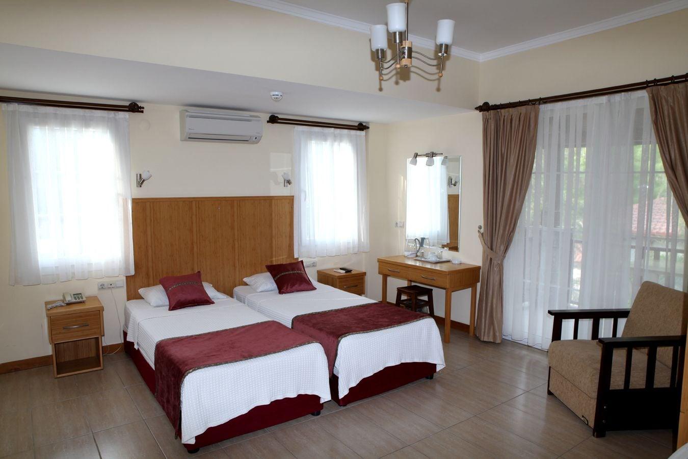 Hotel Dalos เกอเจค ภายนอก รูปภาพ