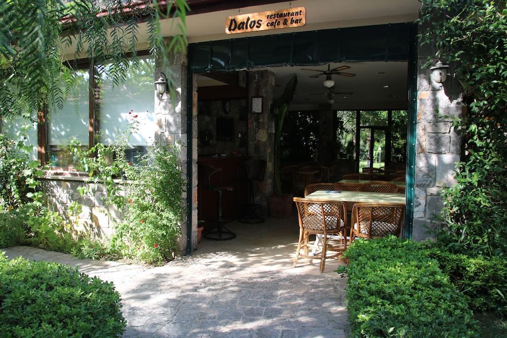 Hotel Dalos เกอเจค ภายนอก รูปภาพ