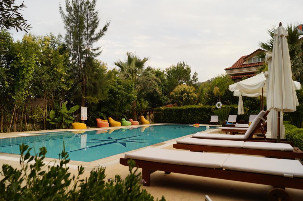 Hotel Dalos เกอเจค ภายนอก รูปภาพ