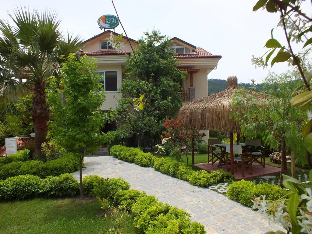 Hotel Dalos เกอเจค ภายนอก รูปภาพ