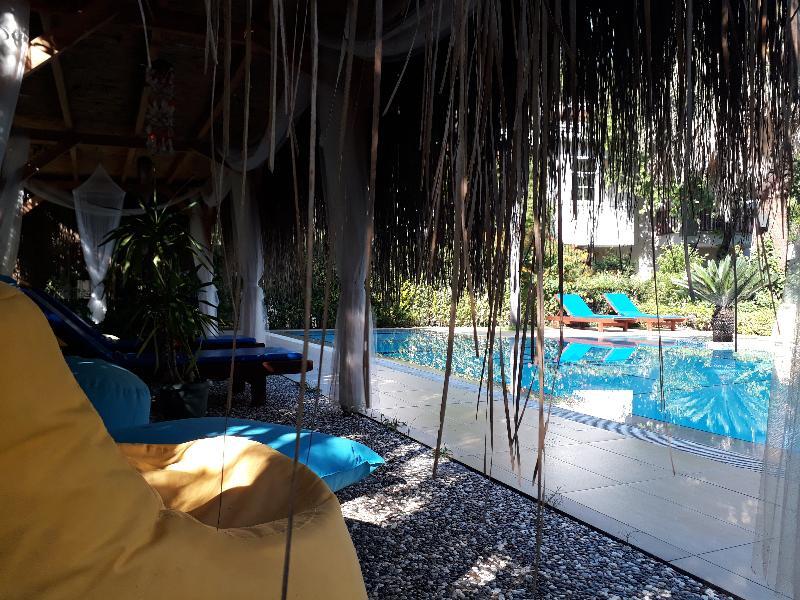 Hotel Dalos เกอเจค ภายนอก รูปภาพ