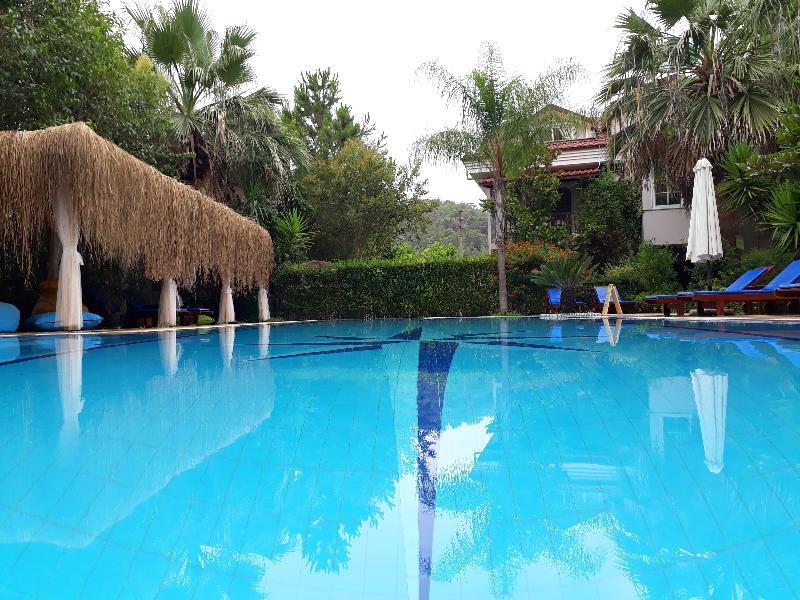 Hotel Dalos เกอเจค ภายนอก รูปภาพ