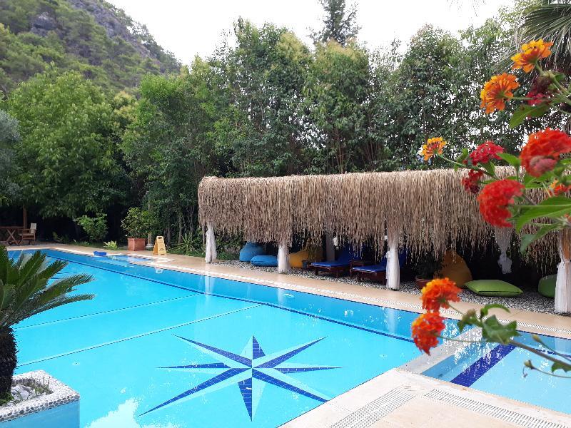 Hotel Dalos เกอเจค ภายนอก รูปภาพ